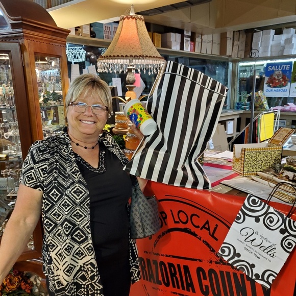 Meet your Posher, Patty - Picture 1 of 1